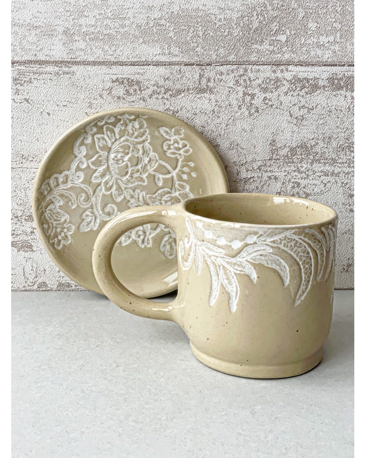 Komplet ceramiczny WHITE LACE (kubek 400 ml + talerzyk 14 cm)