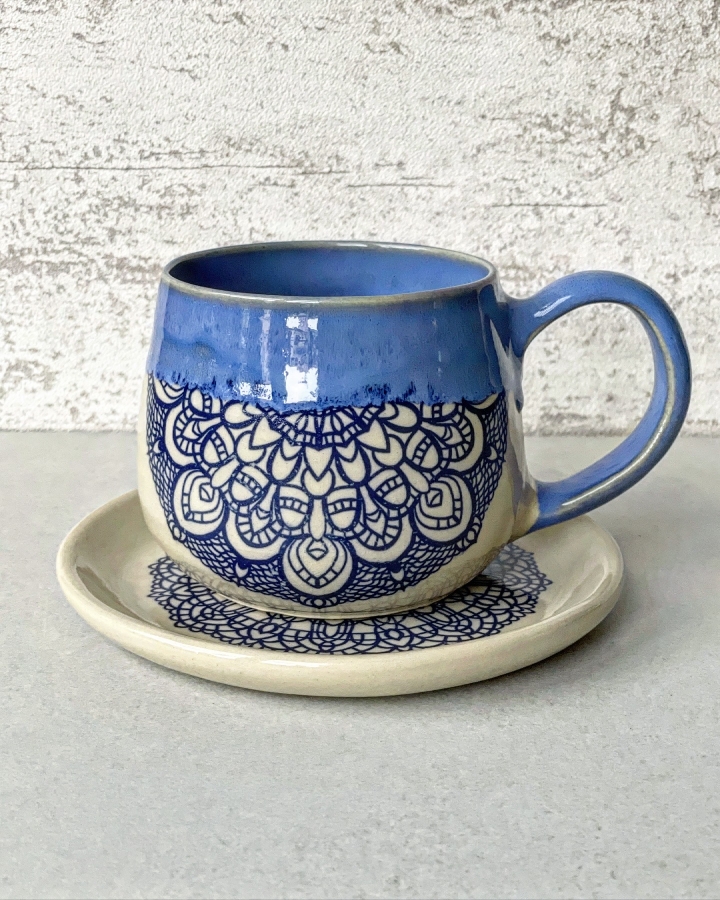 Komplet ceramiczny BLUE MANDALA (kubek 330 ml + talerzyk 14 cm)