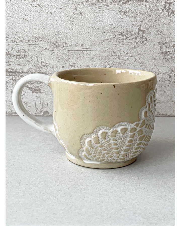 Kubek ceramiczny WHITE LACE 320 ml
