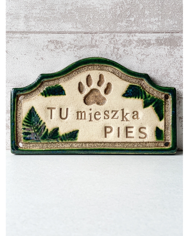 Tabliczka ceramiczna TU MIESZKA PIES