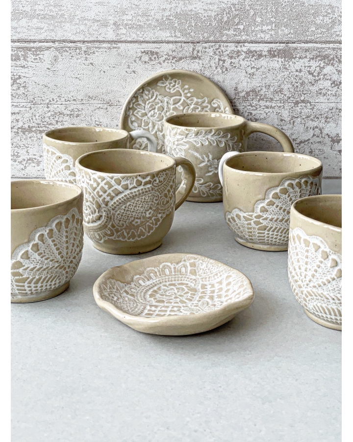 Komplet ceramiczny WHITE LACE (kubek 400 ml + talerzyk 14 cm)