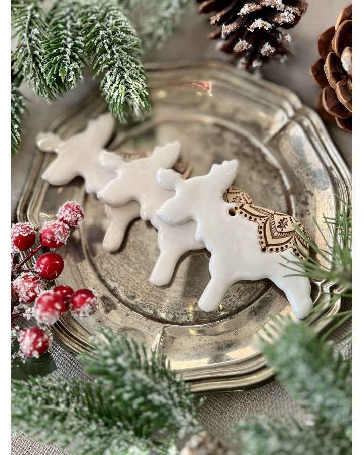 Ceramiczna zawieszka choinkowa RENIFER BIAŁY