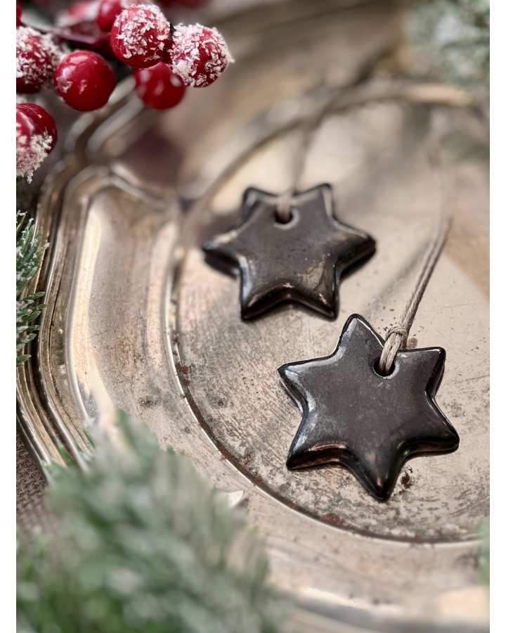 Ceramiczna zawieszka choinkowa GWIAZDKA CZARNA mała