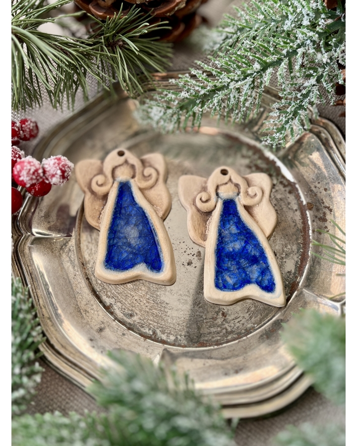 Ceramiczna zawieszka choinkowa ANIOŁEK GRANATOWY