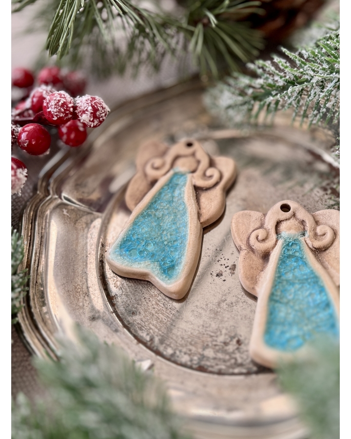 Ceramiczna zawieszka choinkowa ANIOŁEK NIEBIESKI