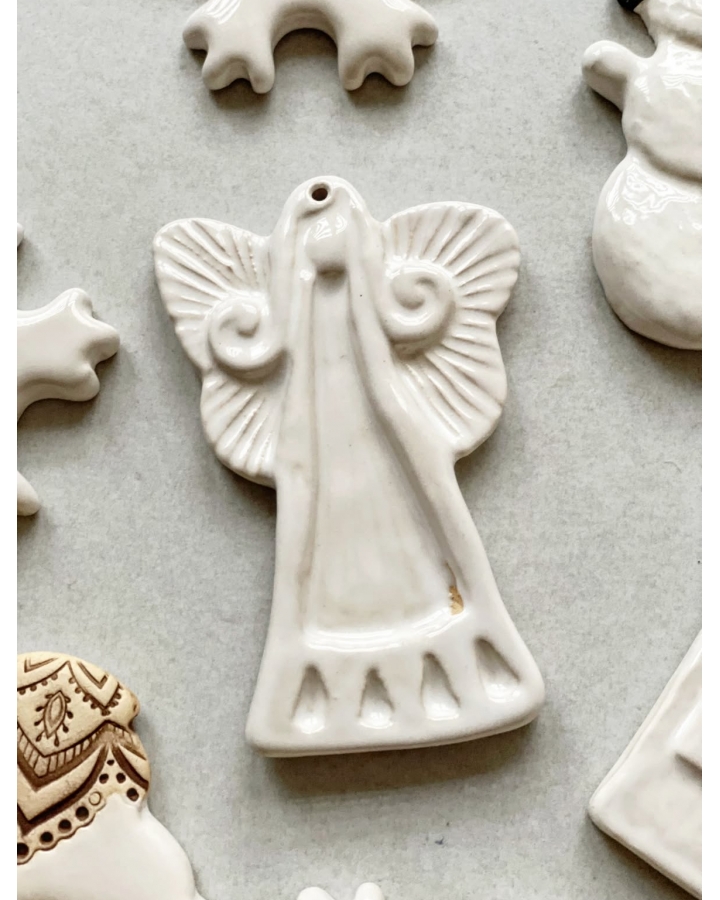 Ceramiczna zawieszka choinkowa ANIOŁEK BIAŁY
