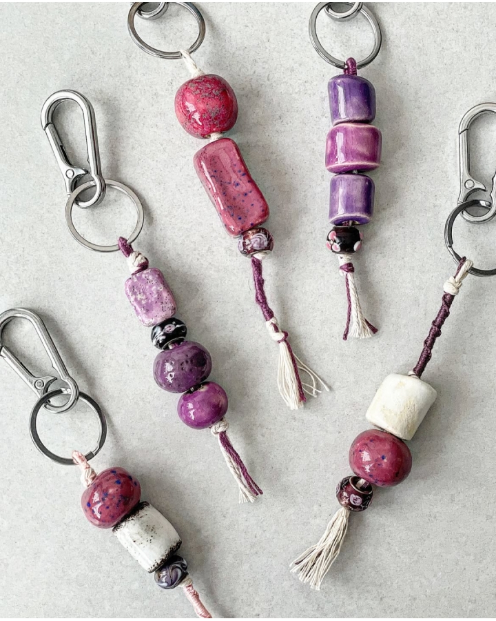 Brelok z ceramicznymi koralikami