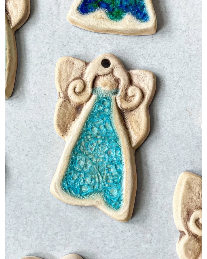 Ceramiczna zawieszka choinkowa ANIOŁEK NIEBIESKI