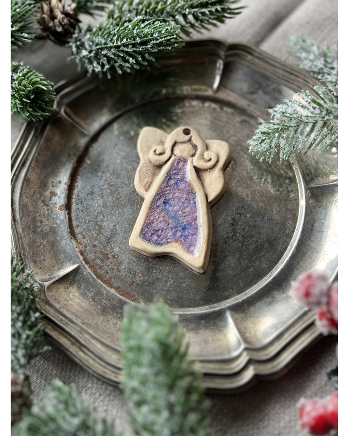 Ceramiczna zawieszka choinkowa ANIOŁEK FIOLETOWY
